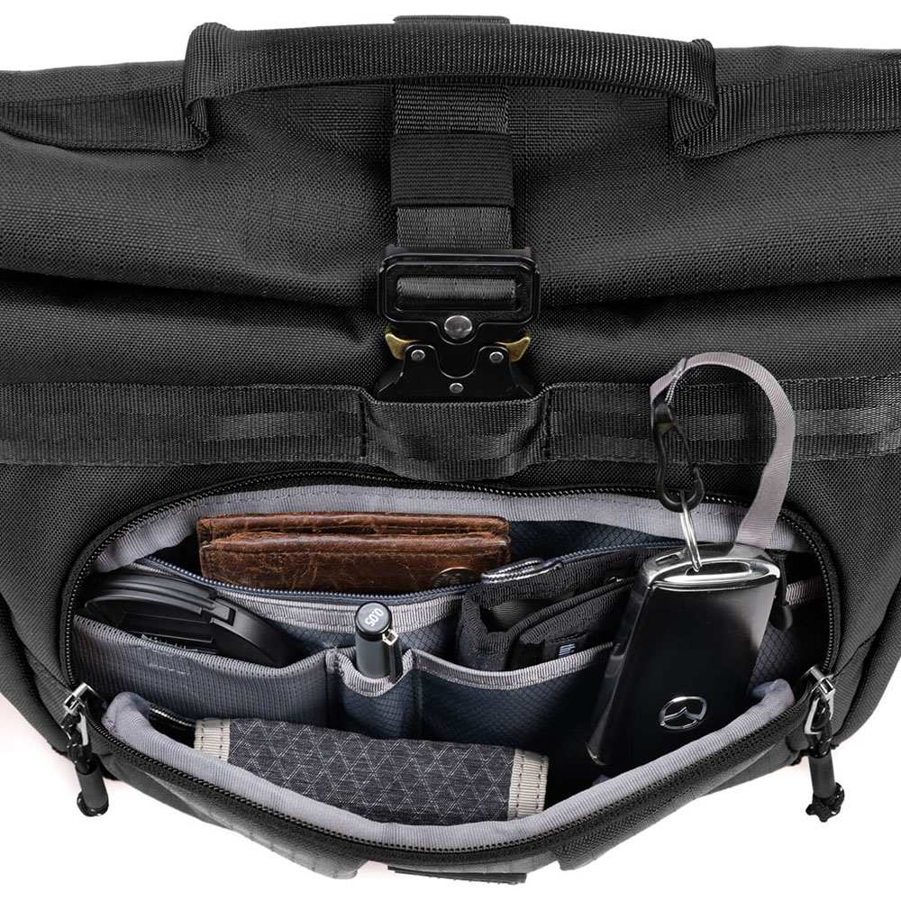 Think Tank FocusPoint Crossbody 8L Asphalt Black