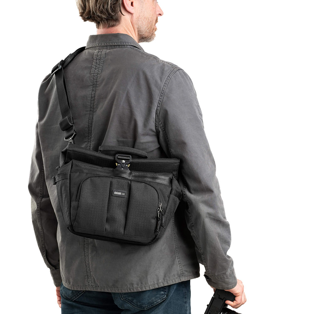 Think Tank FocusPoint Crossbody 8L Asphalt Black